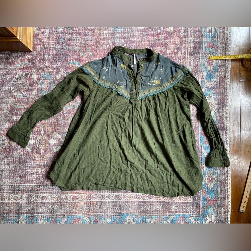 XS Free People Hearts and Color Green Long Sleeve Tunic Blouse with